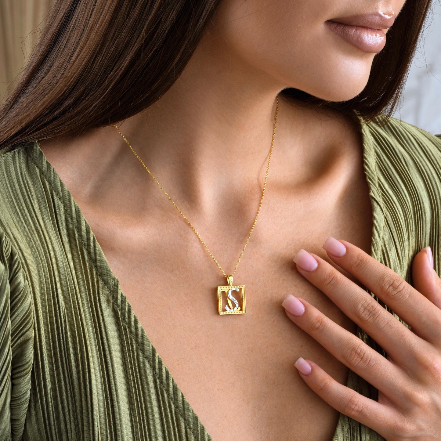 Personalized Fluted Initial Double-Sided Pendant โ Custom Letter Necklace
A unique and elegant double-sided pendant featuring your chosen initial in a fluted design. Perfect for personal style or as a thoughtful gift for someone special.
925K Sterling Silver / 14K Solid Gold
Spring Ring
โข Pendant Size: Approx. 18ร18mm
โข Sold as: Pendant with chain included
โข Hypoallergenic & safe for sensitive skin
Birthday Gift โ Anniversary โ Bridesmaid Gift โ Everyday Wear โ Personalized Jewelry Lovers