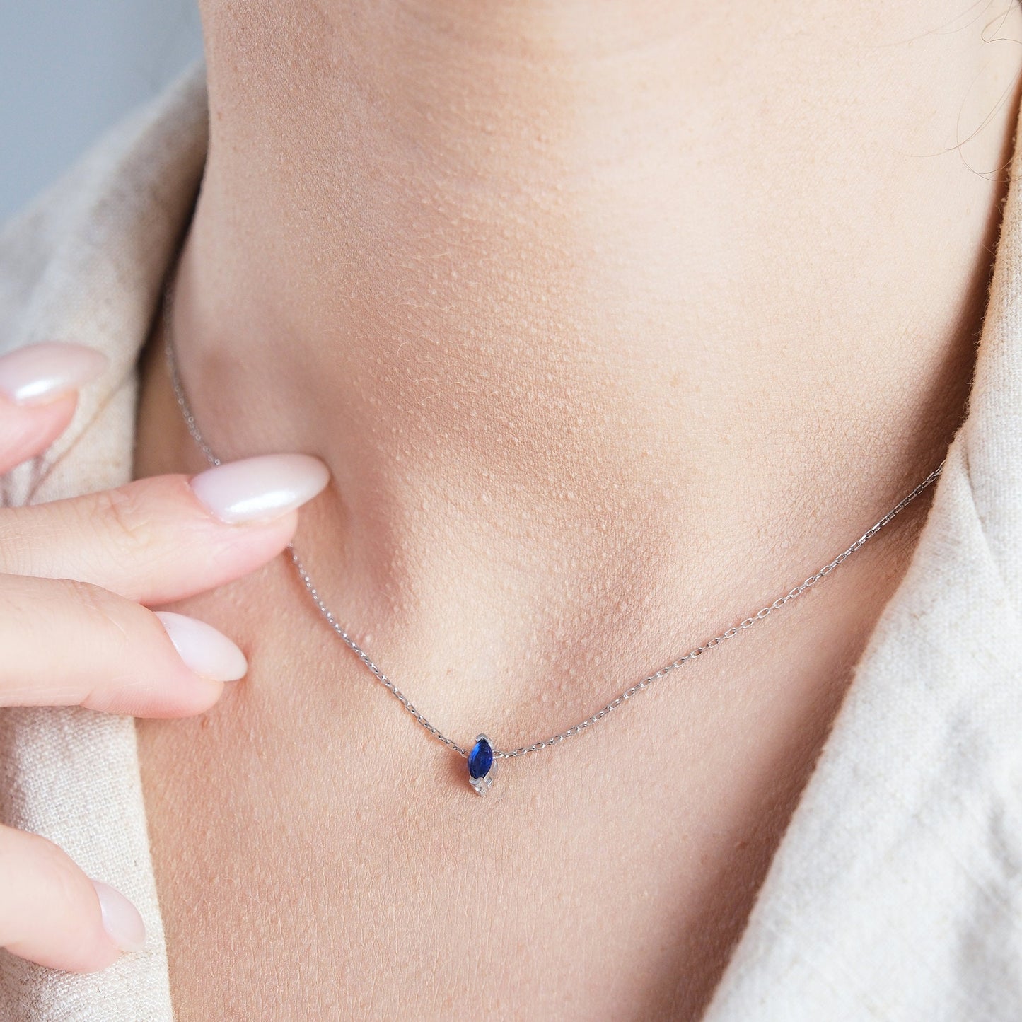 Create your own story with the customizable Stone Necklace. Choose from a variety of gemstones to reflect your personality or symbolize something special. this personalized piece is a unique way to express your individuality