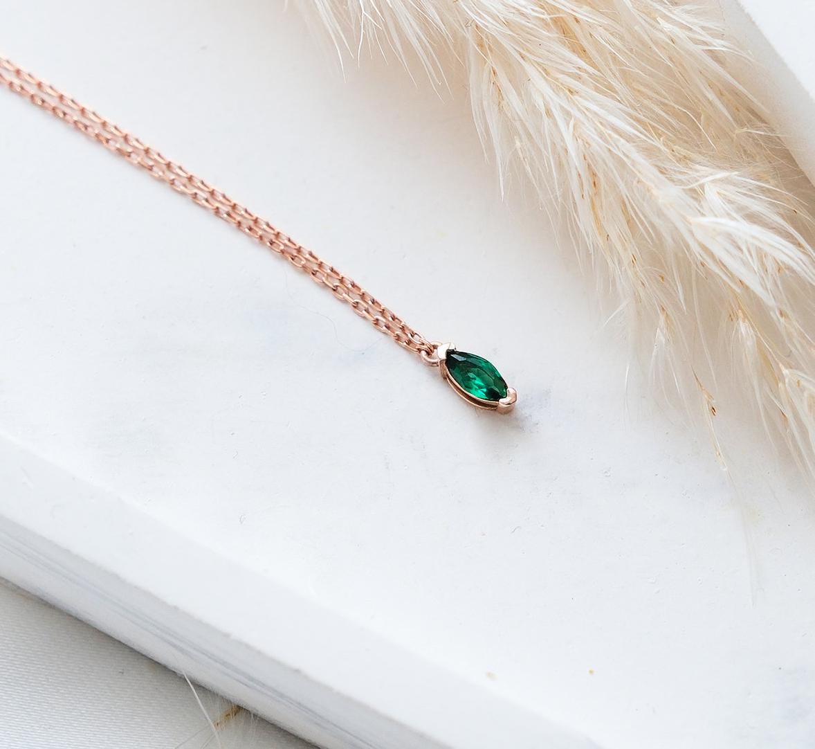 Our gemstone necklaces offer a unique design opportunity with customizable natural stones of your choice. Available in gold, silver, and rose gold plating, these high-quality and durable pieces allow you to personalize your style with elegance