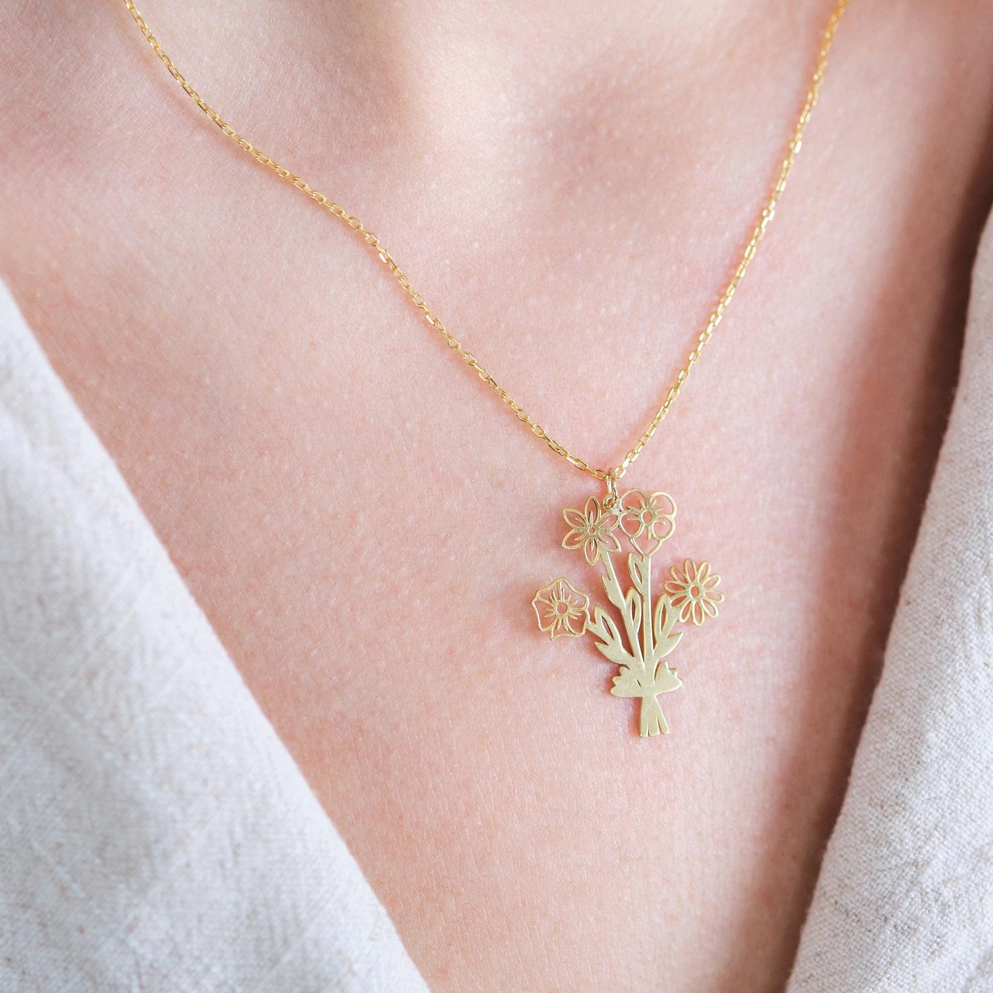Rooted in Elegance, Available in Gold, Rose Gold, and Silver.
Discover our tree necklace, a symbol of growth and personal journey. Choose your metal and carry a timeless reminder of your unique story every day