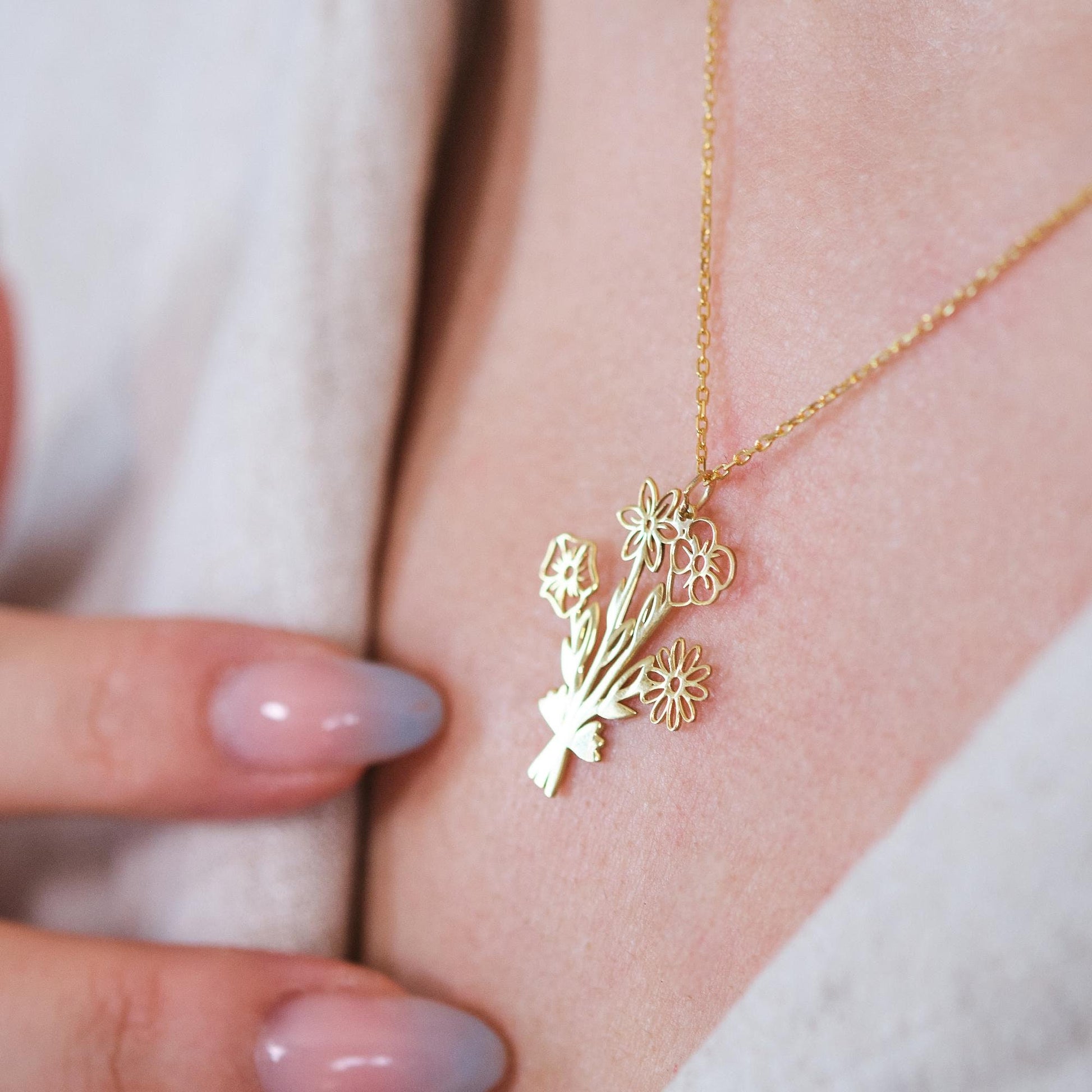 Rooted in Elegance, Available in Gold, Rose Gold, and Silver.
Discover our tree necklace, a symbol of growth and personal journey. Choose your metal and carry a timeless reminder of your unique story every day