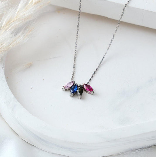 Our gemstone necklaces offer a unique design opportunity with customizable natural stones of your choice. Available in gold, silver, and rose gold plating, these high-quality and durable pieces allow you to personalize your style with elegance