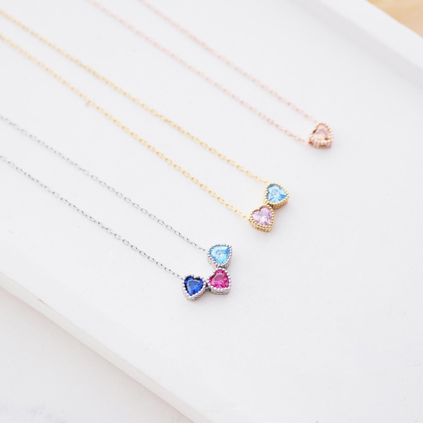 Discover the beauty of our heart-shaped gemstone necklaces, crafted with vibrant natural stones. Each piece is customizable, allowing you to choose the perfect stone. A timeless and personal touch, ideal for adding elegance to any outfit a loved one