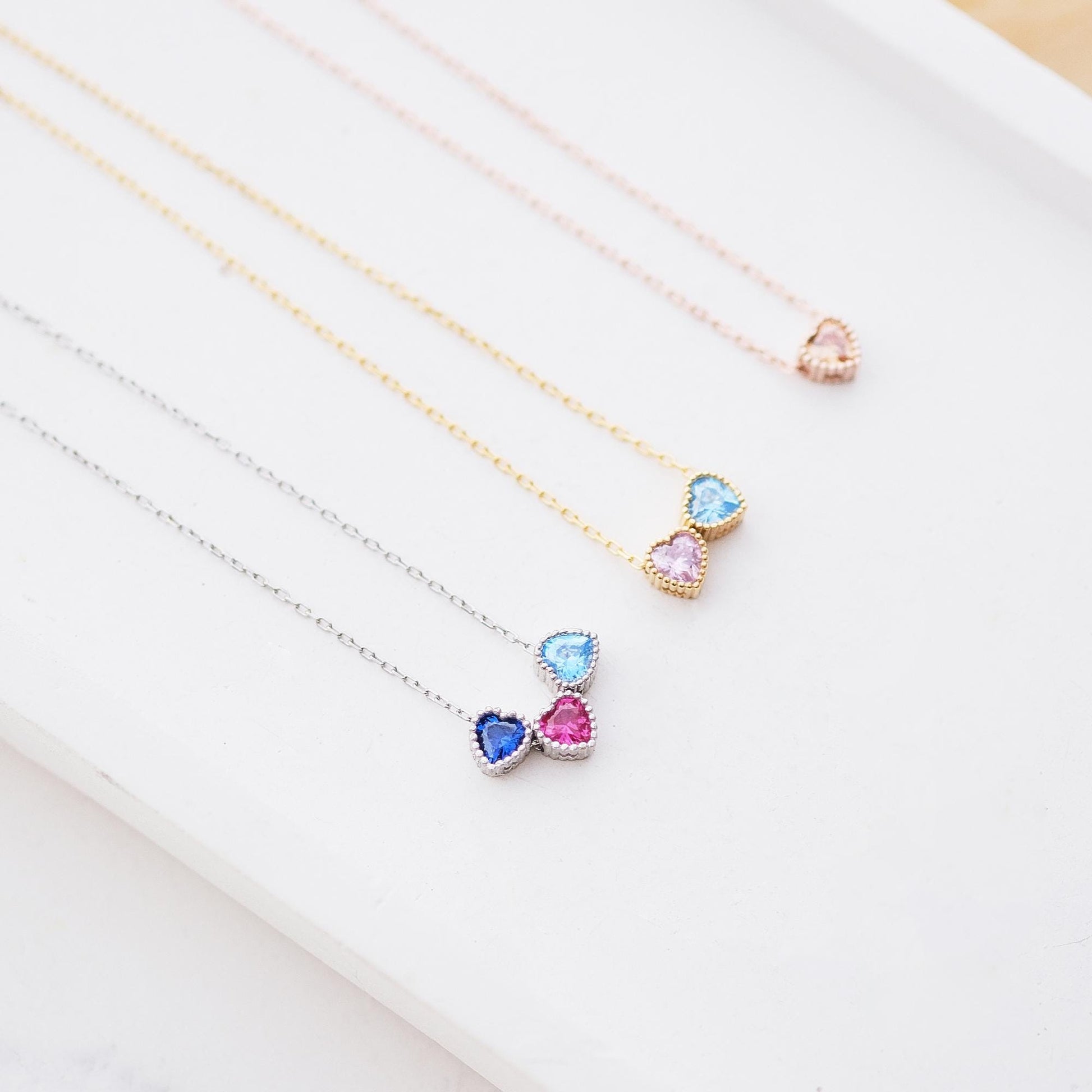 Discover the beauty of our heart-shaped gemstone necklaces, crafted with vibrant natural stones. Each piece is customizable, allowing you to choose the perfect stone. A timeless and personal touch, ideal for adding elegance to any outfit a loved one