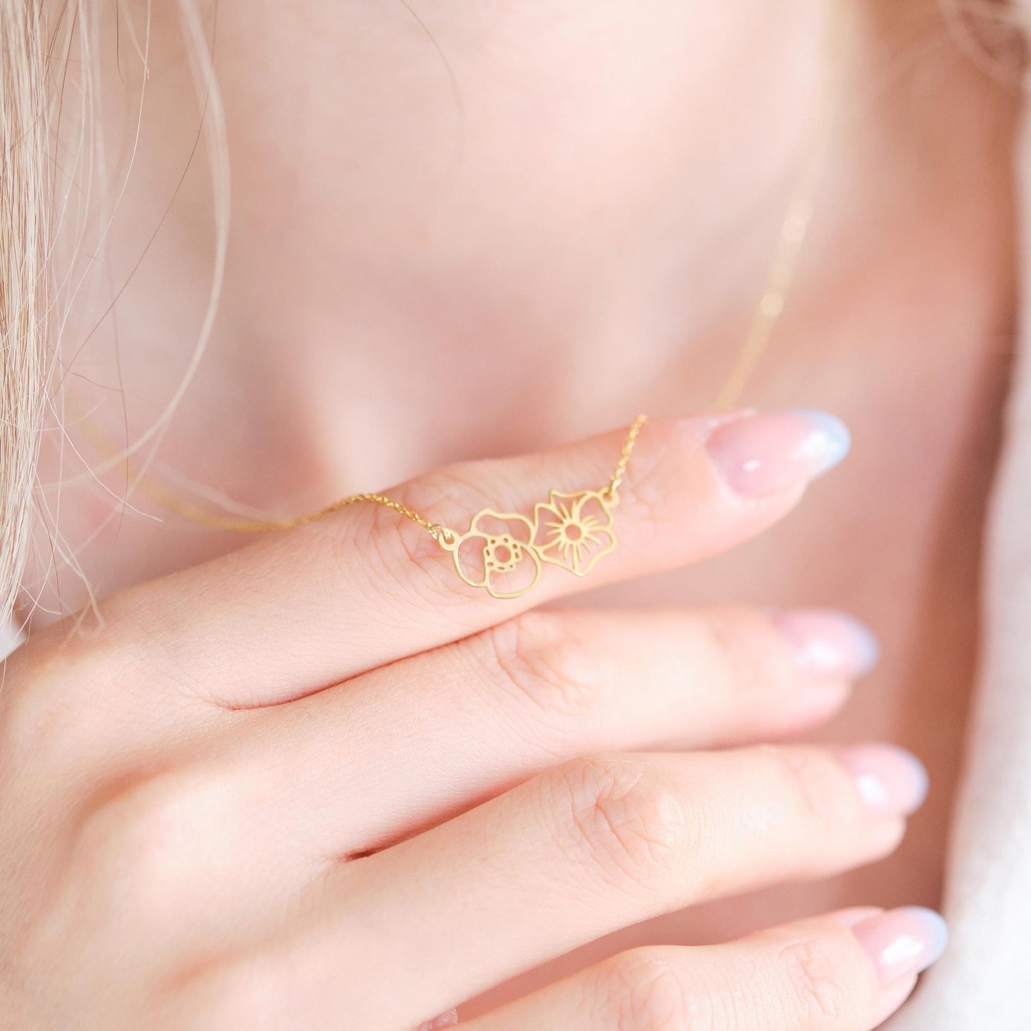Wear Your Birth Month, Reflect Your Elegance.
Choose your unique flower necklace in gold, rose gold, or silver. Carry your story and style with you, every day. This combines the elegance and personal connection with a sales.