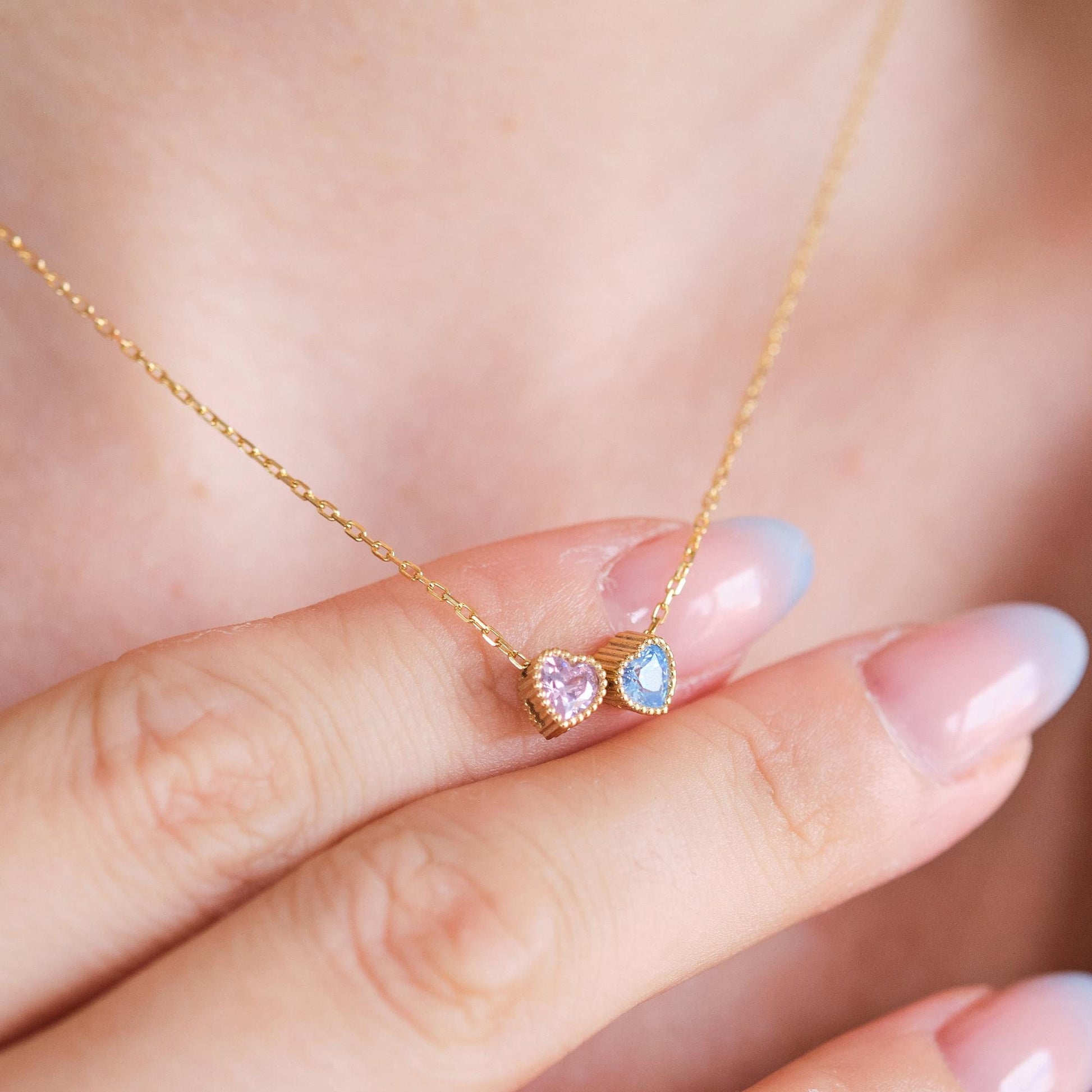 Discover the beauty of our heart-shaped gemstone necklaces, crafted with vibrant natural stones. Each piece is customizable, allowing you to choose the perfect stone. A timeless and personal touch, ideal for adding elegance to any outfit a loved one