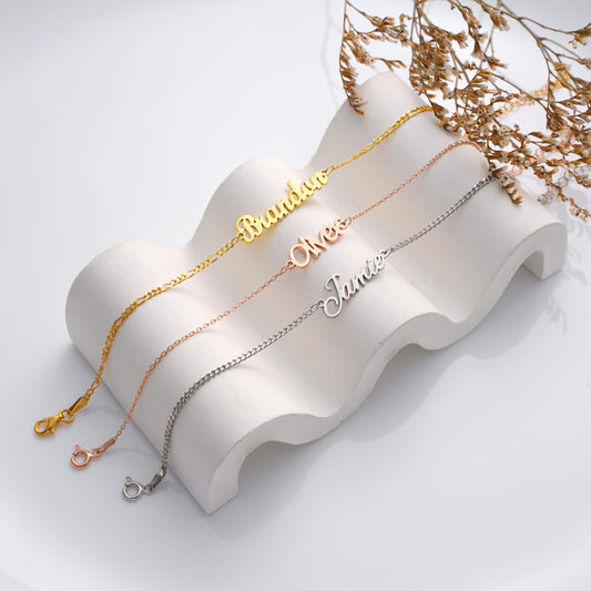 Material 925 Sterling Silver or 14K Solid Gold
Finish High-polish
Chain Options Figaro  Cable  Gourmet
Length 14 cm 25 cm adjustable
Nameplate Custom made 
Hypoallergenic  nickel free
Handmade with fine detailing
Personalized Gifts Birthday Bridesmaids Anniversary Girlfriend Daughter  Wife Everyday Minimalist Jewelry
 Elegant gift box
Ready for gifting with optional personalized message
Processing time 2 3 business days
Ships from Turkey for EU orders
USA 2 5 business day
Europe 1 3 business day