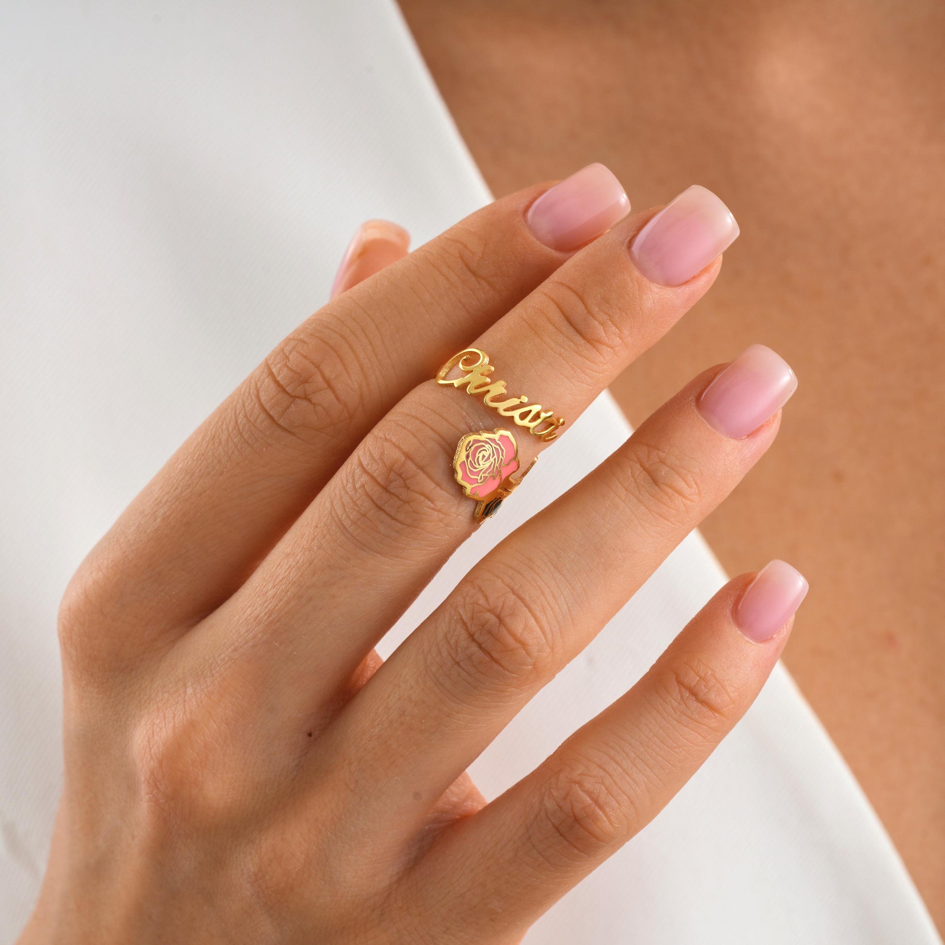 Material: 925K Sterling Silver \ 14K Solid Gold
High-polish 
It will be made in the color listed Adjustable open band
1 name + 1 birth flower engraving (choose from 12 monthly flowers)
Gift for mom Birthday gift Sister or friend jewelry Personalized floral ring Nature lover  Minimalist everyday piece
perfect for Mother’s Day, birthdays, anniversaries, or self-love
Handmade to order in US
Express delivery available USA  2–5 business day Europe: 1–3 business days
For EUROPE shipped from TURKEY