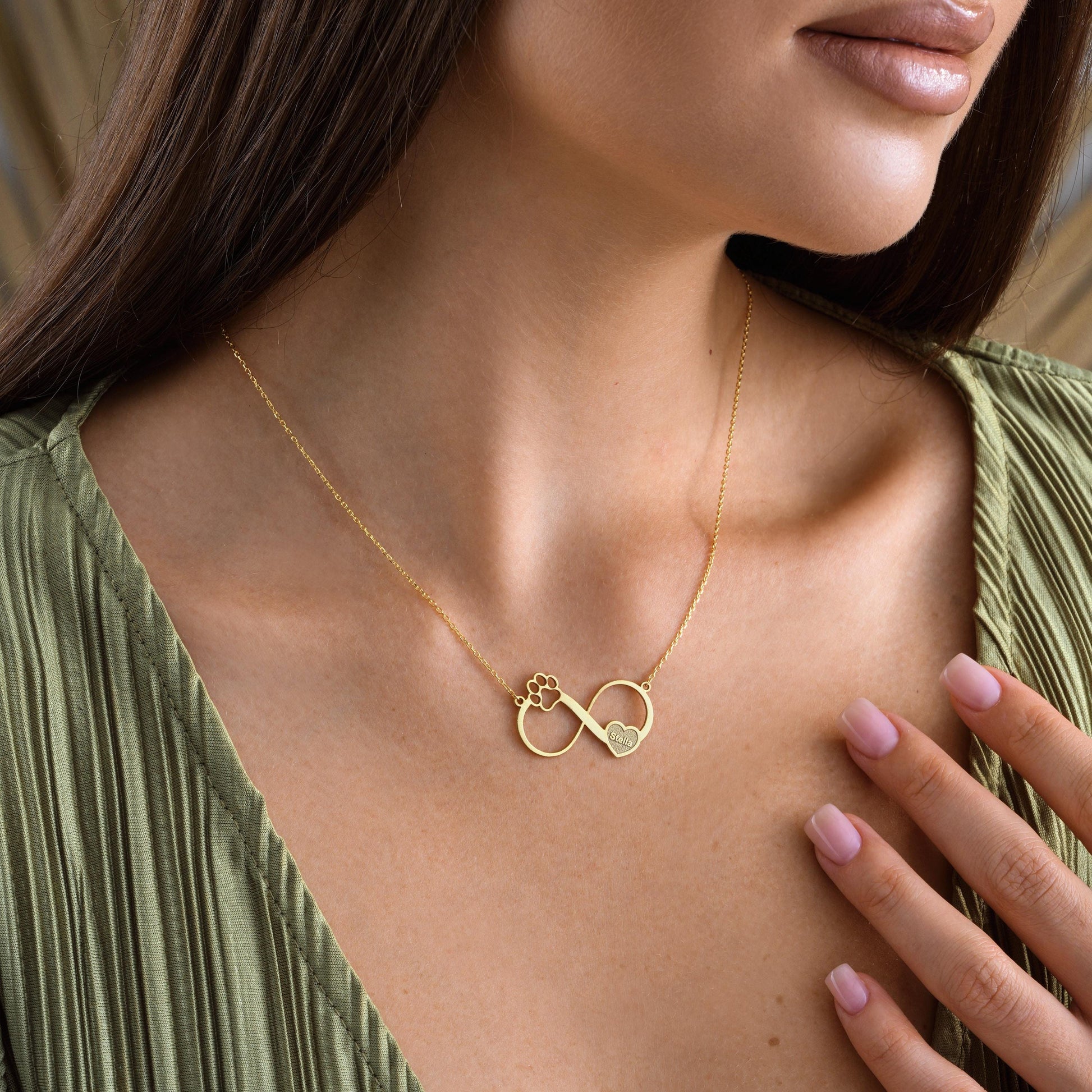 ✨ Custom Eternity Paw Necklace – Personalized Pet Name Pendant ✨  

A unique infinity design blending a paw print and a heart, symbolizing endless love for your furry friend. Perfect as a gift for pet lovers or a meaningful keepsake for yourself.

💛 Product Details  
• Material: 925K Sterling Silver / 14K Solid Gold  
• Closure: Spring Ring  
• Pendant Size: Approx. 25mm  
• Sold as: Pendant with chain included  
• Hypoallergenic & safe for sensitive skin