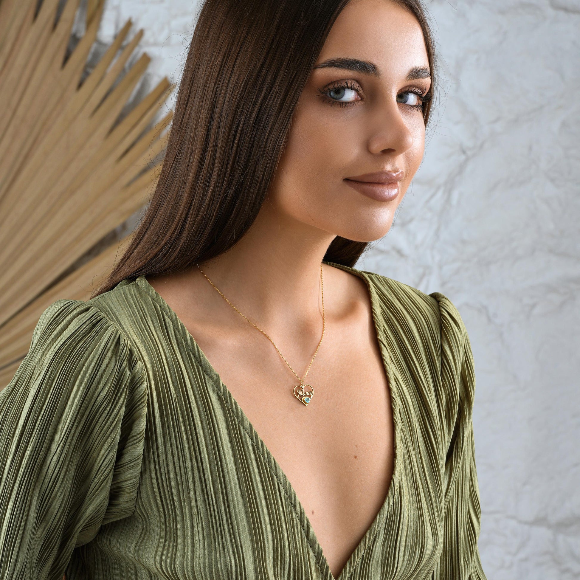 ✨ Birthstone Heart Name Necklace – Personalized Heart Pendant ✨  

A romantic and elegant necklace featuring your name inside a delicate heart outline, complete with a sparkling birthstone. Perfect as a gift for anniversaries, birthdays, or to celebrate someone special.