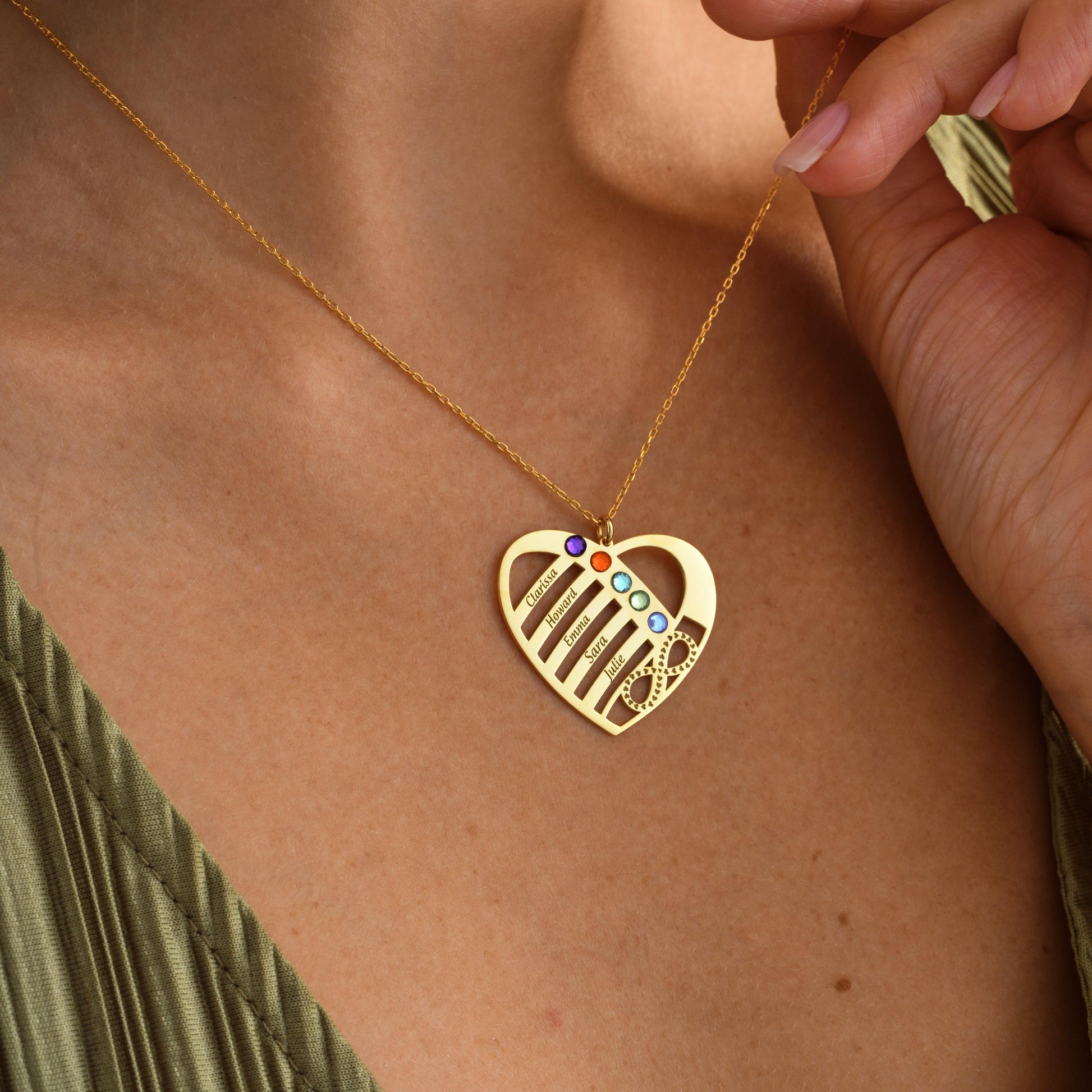 ✨ Custom Birthstone Name Pendant – Family Necklace ✨

A meaningful heart-shaped pendant featuring your chosen names and birthstones, symbolizing love and connection. Perfect for moms, grandmas, and loved ones.