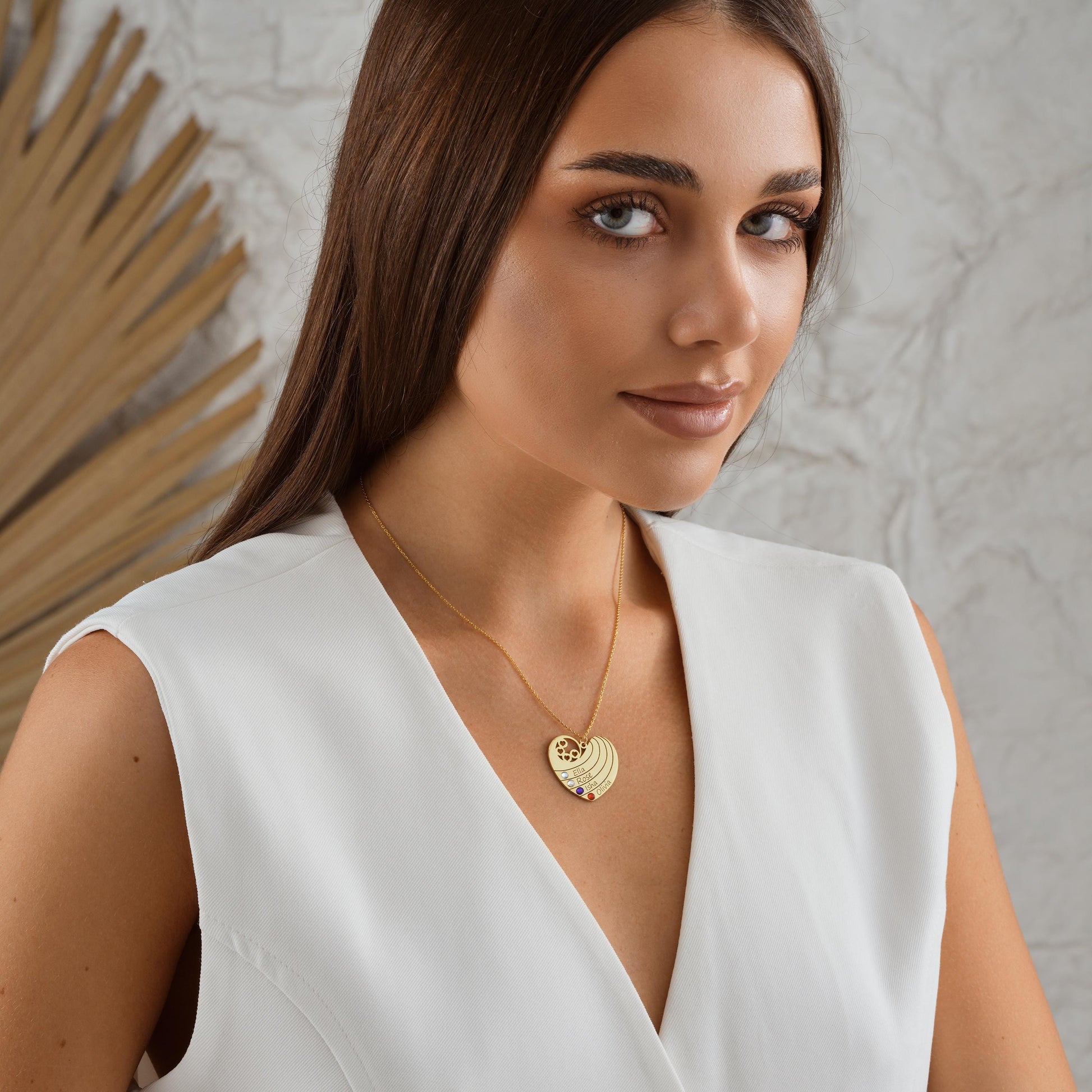 ✨ Custom Heart Plate Name Necklace With Birthstone – Family Pendant ✨

A meaningful necklace featuring heart plate design with engraved names and sparkling birthstones. Perfect as a family gift, mother’s day present, or memorial keepsake.